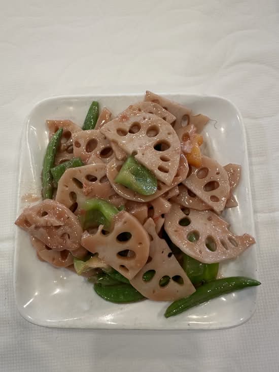 77. Fried Sliced Lotus Root with Special Sauce 南乳炒藕片